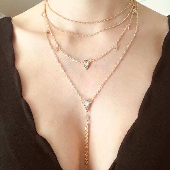 • Izzy • Layered Gold Necklace - Picture 3 of 4